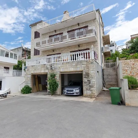 Apartment Dusan *